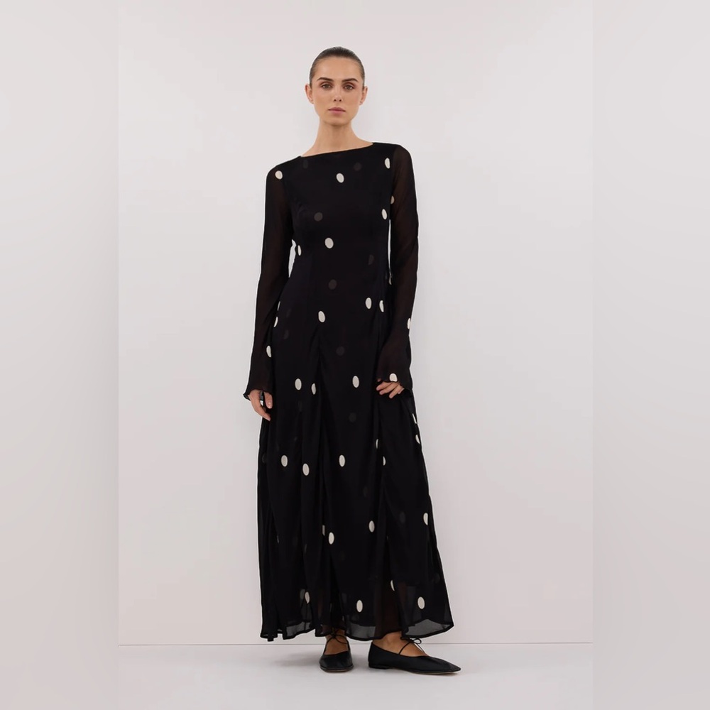 dissh black and white dress | Dresses | Dissh Us 4 Laura Spot Midi Size:Graceful Sleeveless white 100% cotton doll cake Adult Fallen Angel Plus
